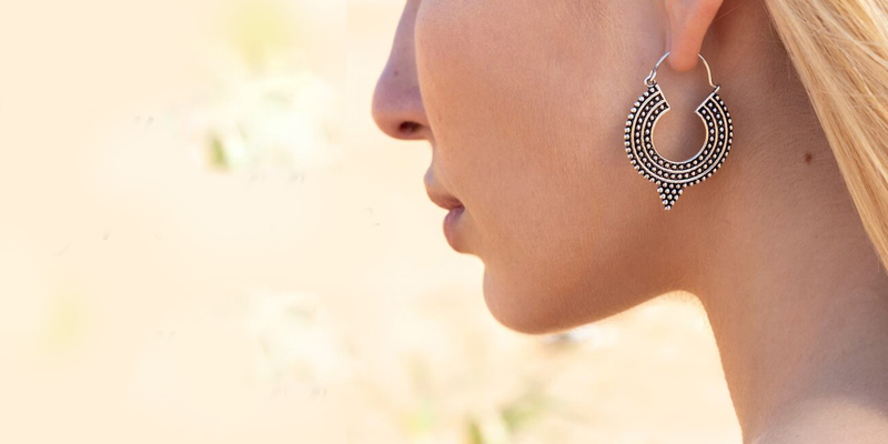 boucle oreille femme, bijoux ethnique, pendant d'oreilles argentée, colliers dorée, bracelet jonc, boheme, fantaisie, boucles originale